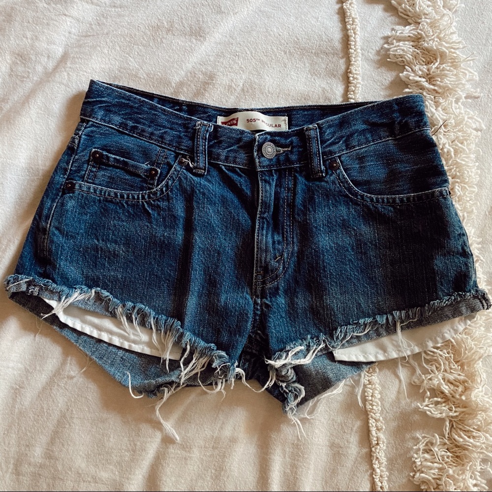 Levi Booty Shorts